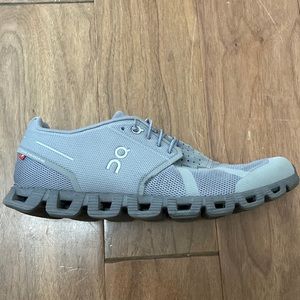 On Cloud Monochrome Mens Shoes Size 9